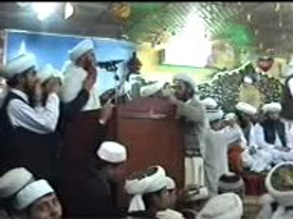 Awsome Pashto Naat by Zafer Gul Khadim Saifi Naat 2013