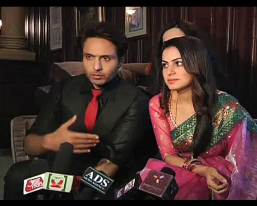Tumhari Pakhi Iqbal Khan celebrates birthday on sets