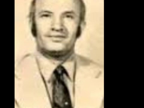 İRFAN ÖZBAKIR-Gülünce Gözlerinin İçi Gülüyor