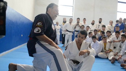 KO léger sur Rafik Stambouli au stage de Kyusho-Jitsu de Blida