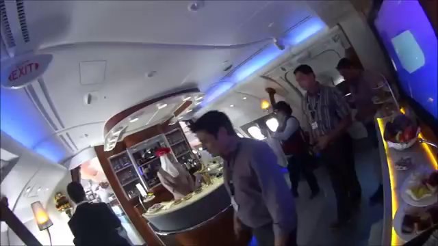 Самый большой пассажирский лайнер в мире - Аэробус А380