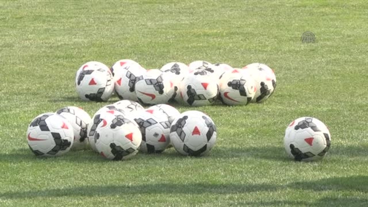Futbol: 2015 FIFA Kadınlar Dünya Kupası Avrupa Elemeleri -