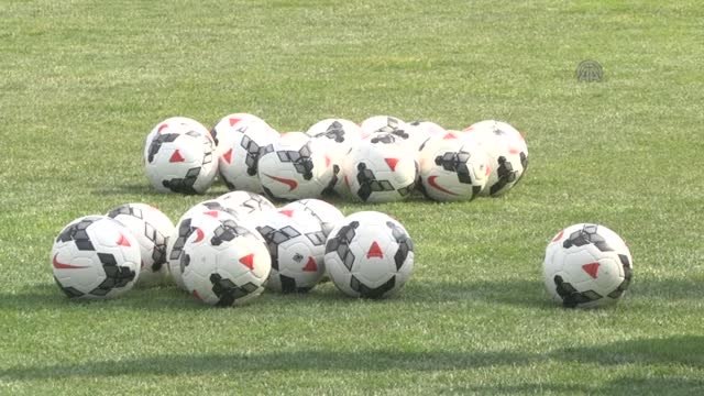 Futbol: 2015 FIFA Kadınlar Dünya Kupası Avrupa Elemeleri -