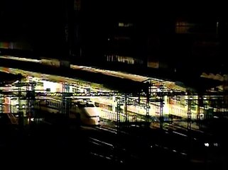 (13 Juillet 2001 années) trois minuit heures la gare de Tokyo