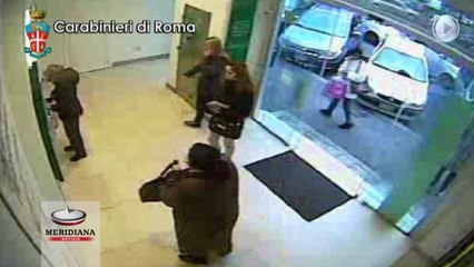“Signora le sono caduti dei soldi”, ecco come rubava bancomat una banda di romeni tutti arrestati