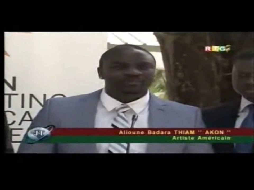 La réception de Akon par le professeur Alpha Condé -12/02/2014