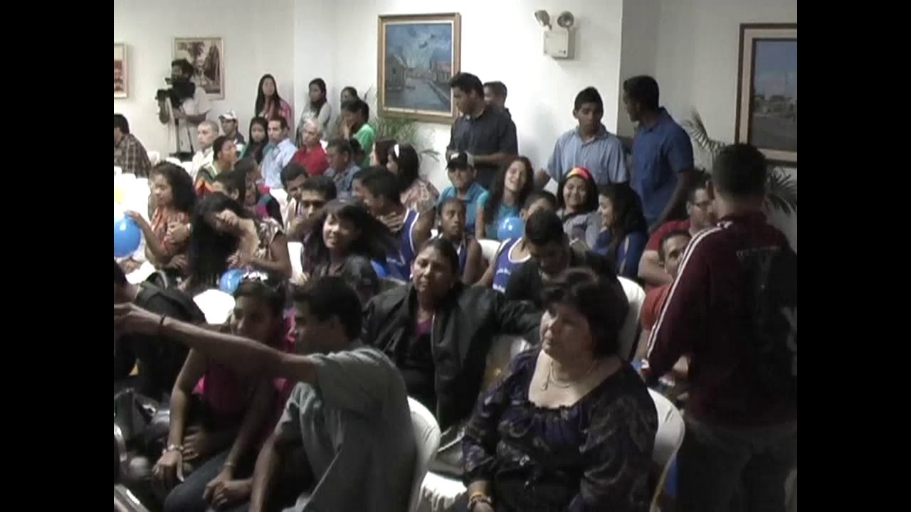 Concejal Elayne Pire explica la Ordenanza de primer empleo.