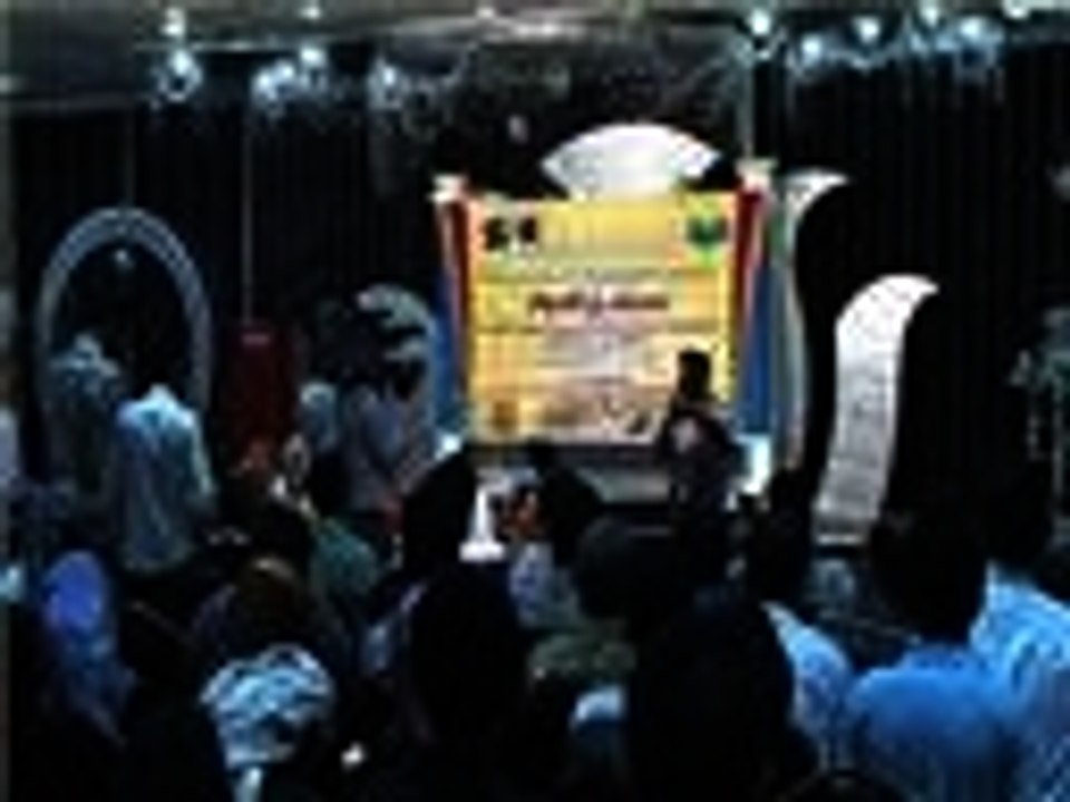 احتفال شباب الثورة بعدن ومدن جنوبية بذكرى الثورة