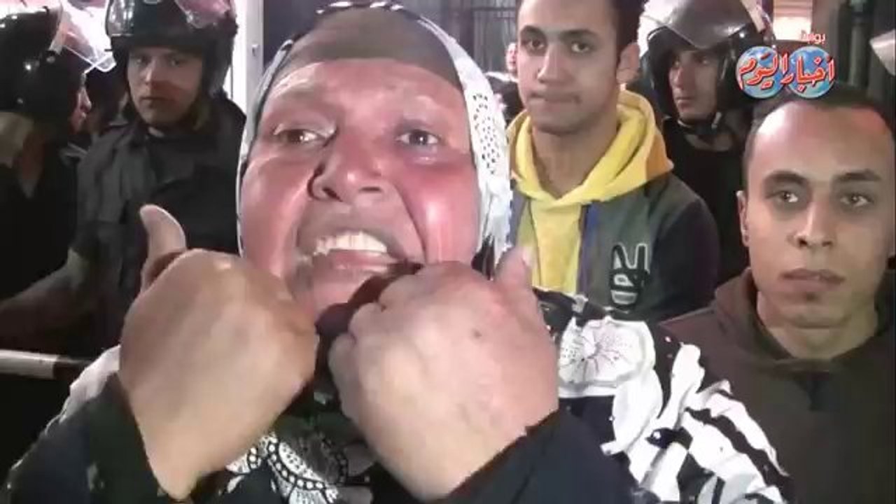 الست بتاعت 'خدت 5 مليار يا باسم' ترد علي باسم يوسف بقوة