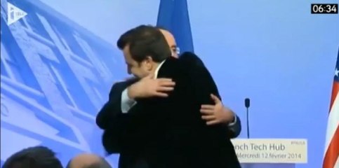 François Hollande «hugs» le leader des pigeons