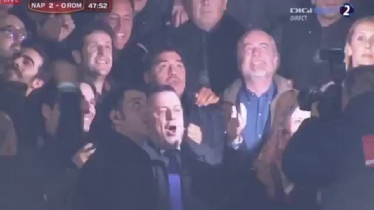 Diego Maradona Reaction After Higuain Scored Goal - Napoli vs AS Roma