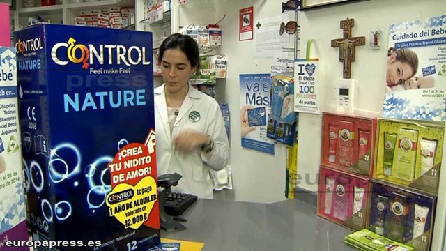 El 50% de los jóvenes mantiene relaciones sexuales en casa de sus padres , según estudio Control