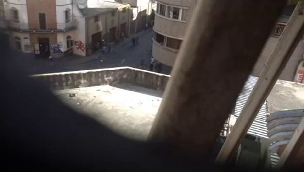 Manifestant tué par balles par la police à Caracas