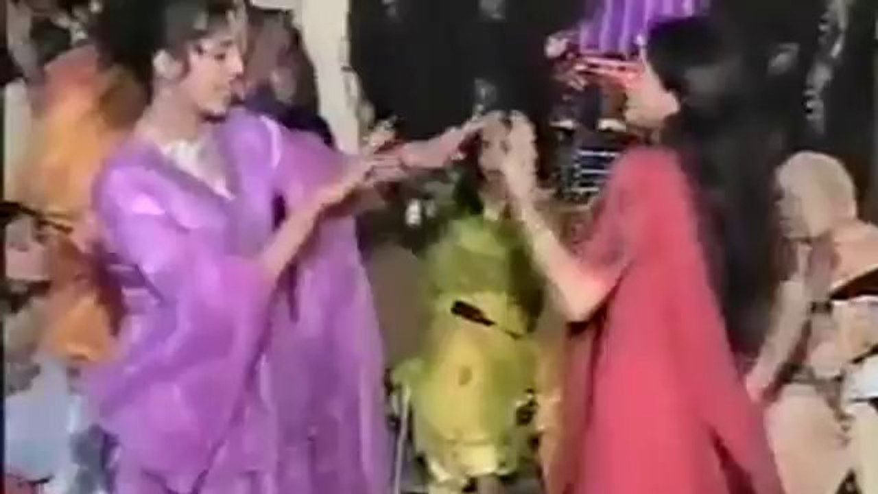 Saba Qamar Dance video
