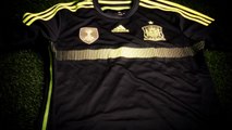 Présentation du nouveau maillot extérieur de l'Espagne !