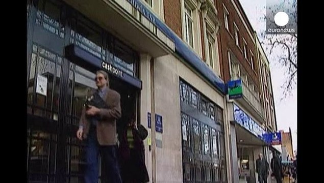 Lloyds, torna in utile il ramo bancario. Londra pensa a vendere