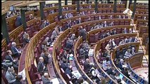 Los diputados de Amaiur exhiben carteles de apoyo a los presos de ETA