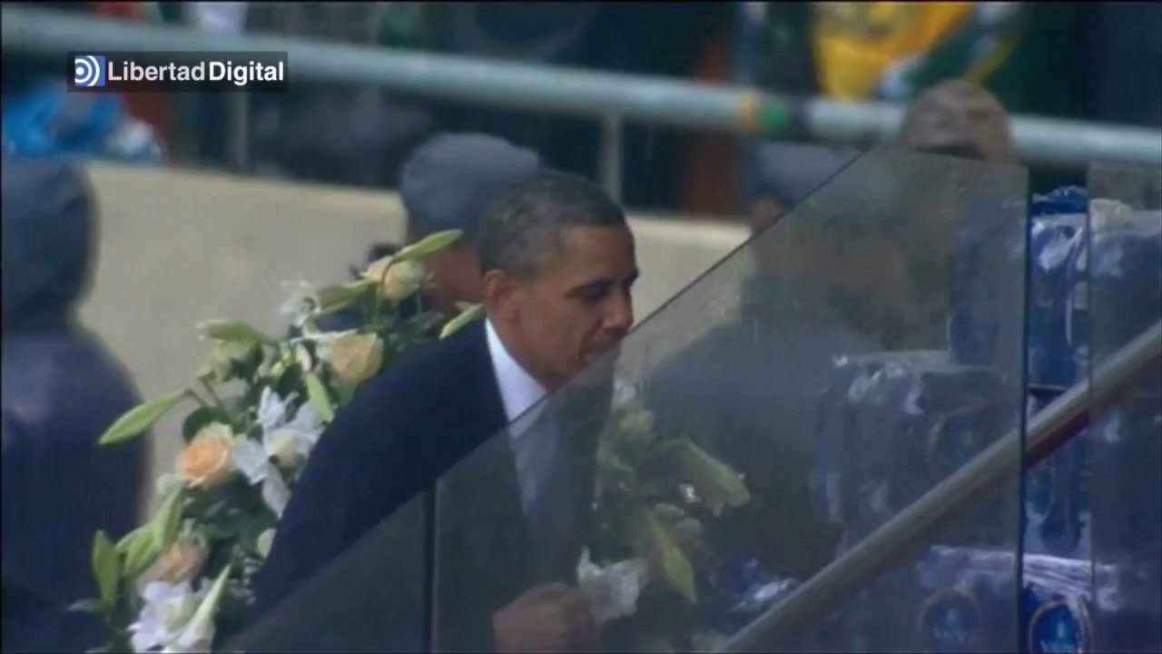 Histórico apretón de manos entre Barack Obama y Raúl Castro