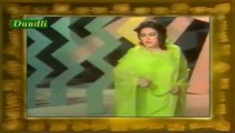 Noor Jahan sings Kalam-e-Iqbal Live on PTV - Har lehza hai Momin ki nai shaan - YouTube