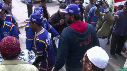 Atentado mata 11 policiais no Paquistão