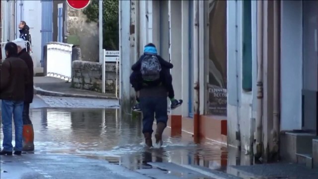 Vendée: le centre de Talmont-Saint-Hilaire inondé