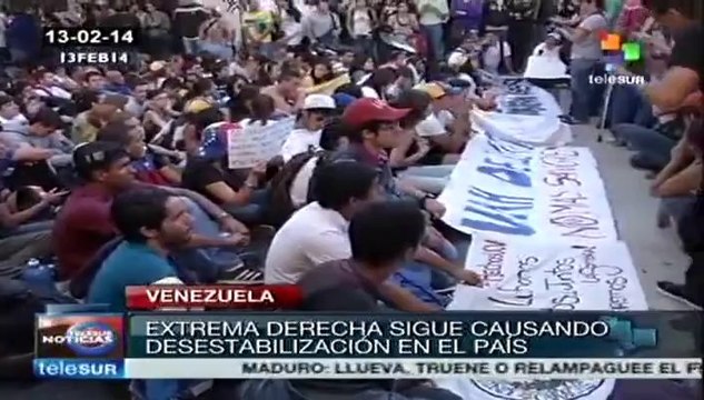 Opositores venezolanos llevan a cabo actos de violencia en Caracas