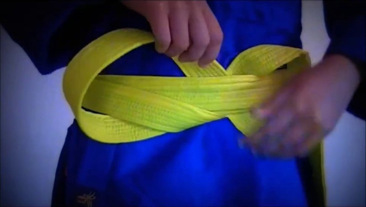 Un noeud de ceinture qui ne se défait pas durant l'entrainement : judo - karaté