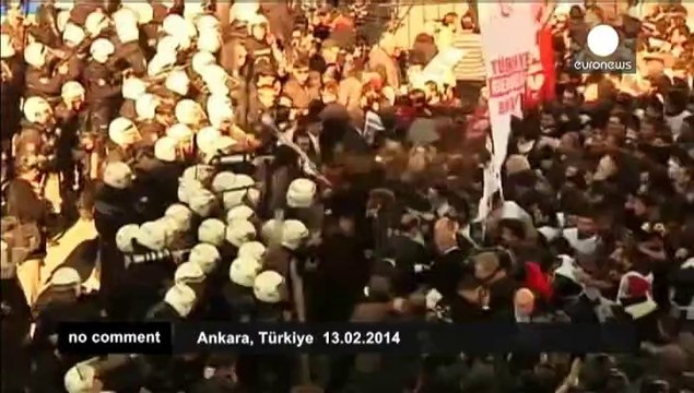 Turkey: Clashes break out in Ankara over internet bill