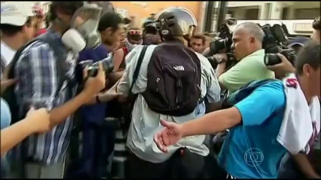 Tribunal venezuelano ordena prisão de opositores
