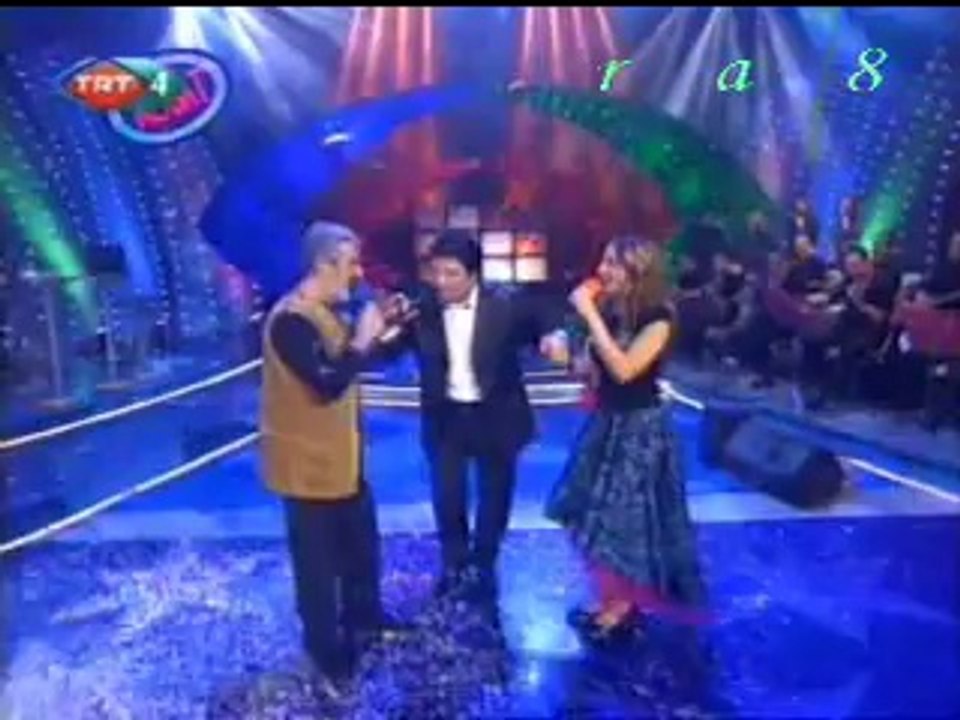 Esat KABAKLI*Zeynep CASALİNİ*KUBAT-Kalenin Dibinde Bir Taş Olaydım