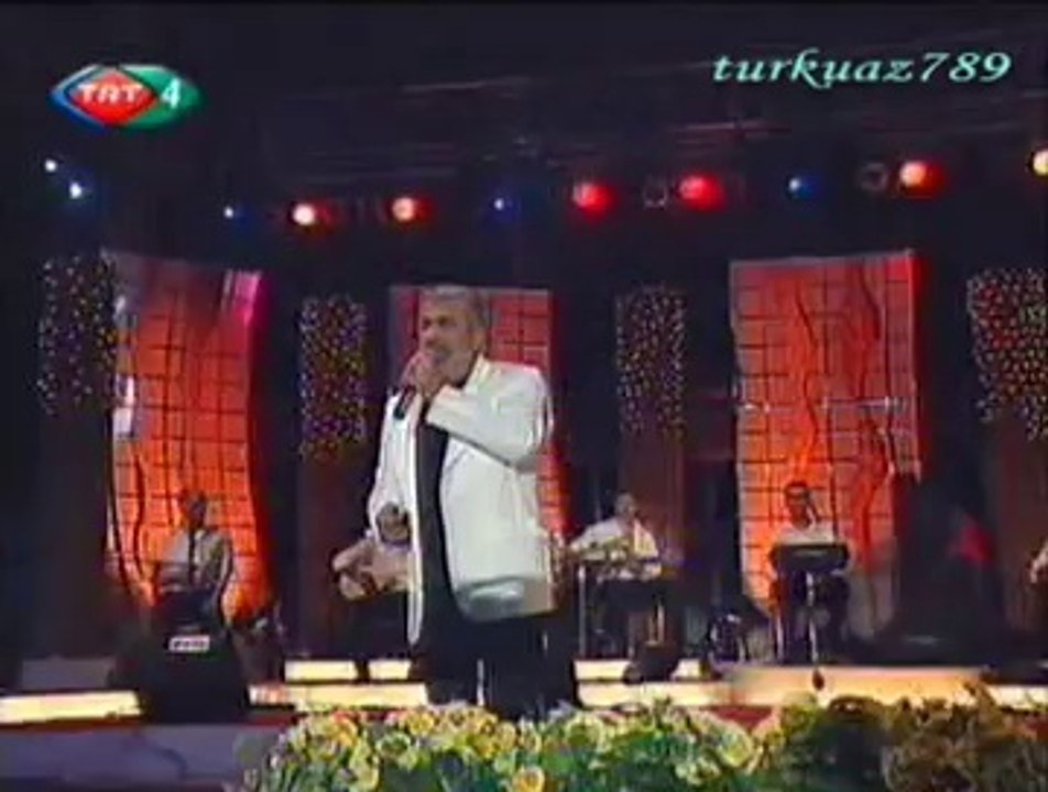 Esat KABAKLI-Havada Bulut Yok Bu Ne Dumandır