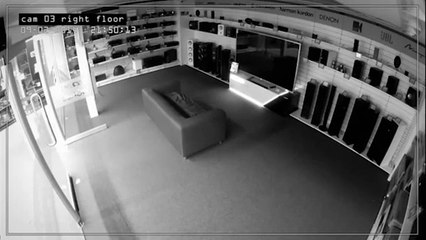 Un homme reste coincé dans un magasin pendant 12H et s'amuse toute la nuit!