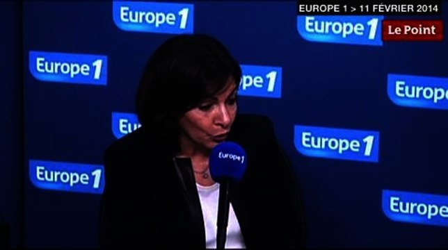 Le Point politique de la semaine: Tous à poil sauf Copé, Hollande câline le patronat.