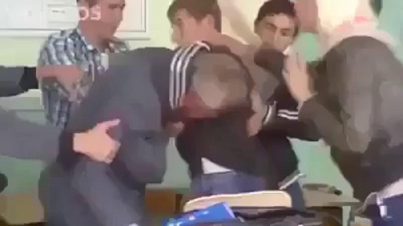 آج کل استاد کی عزت ایسے کی جاتی ہے