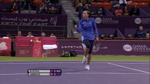 WTA Doha - Jelena Jankovic deja en el camino a Petra Kvitova