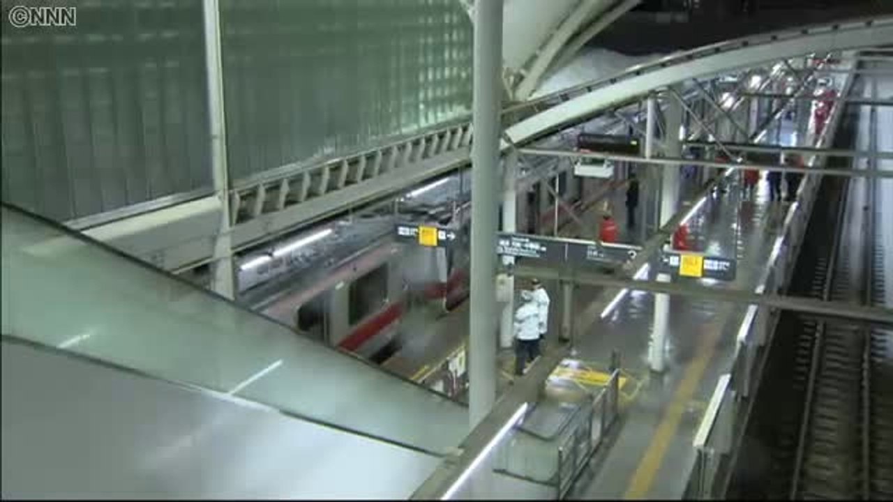 東横線で列車追突・脱線　乗客１８人軽傷