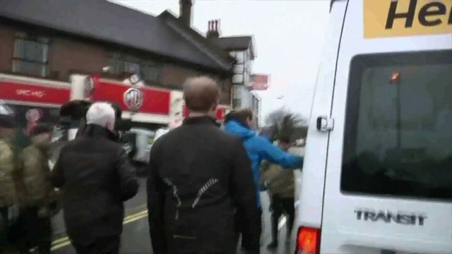 Les princes William et Harry à l'aide des victimes des inondations