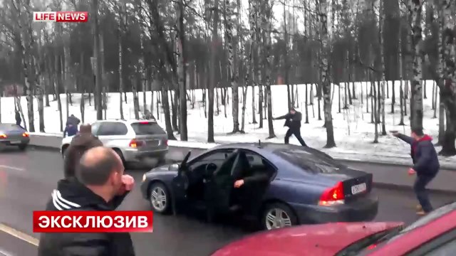 Fusilade sur la route en Russie