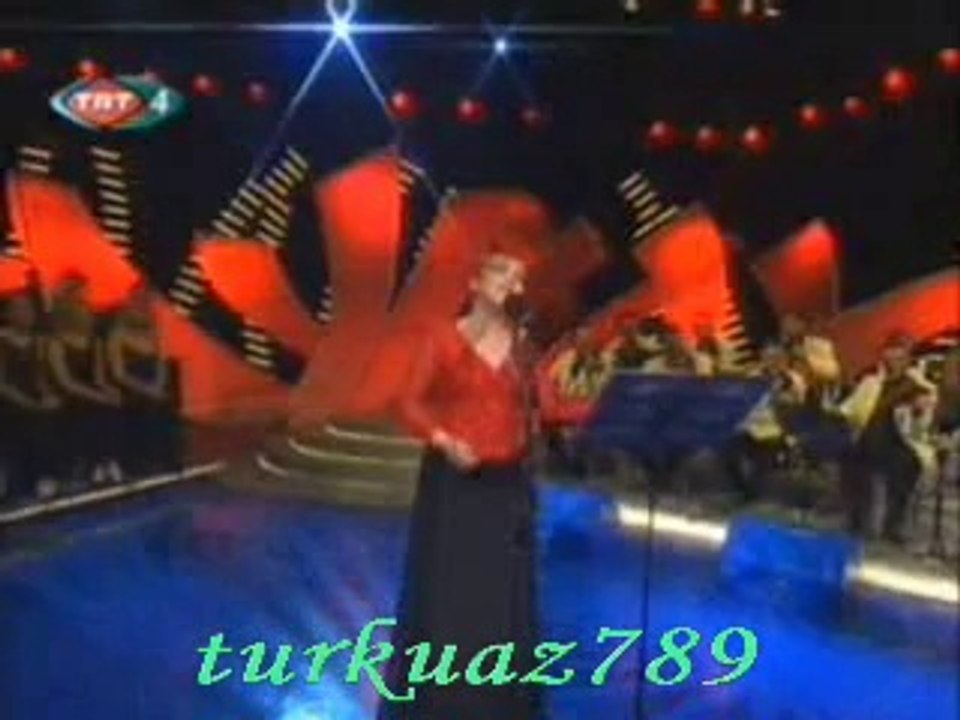 Esra (AKDOĞAN) İÇÖZ-Küçük Yaşta Aldım Sazı Elime