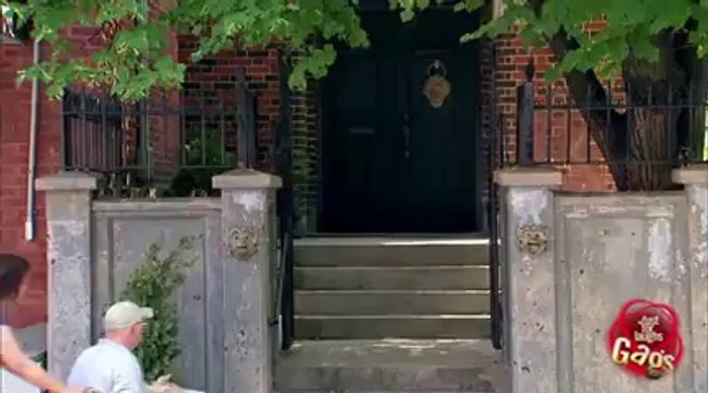 Face Door Knocker Comes to Life