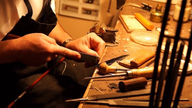 Artisanat & Métiers d'Art _ Denis CABAN _ violoncelle.fr _ Luthier, archetier [ ORLEANS, CHARTRES ]