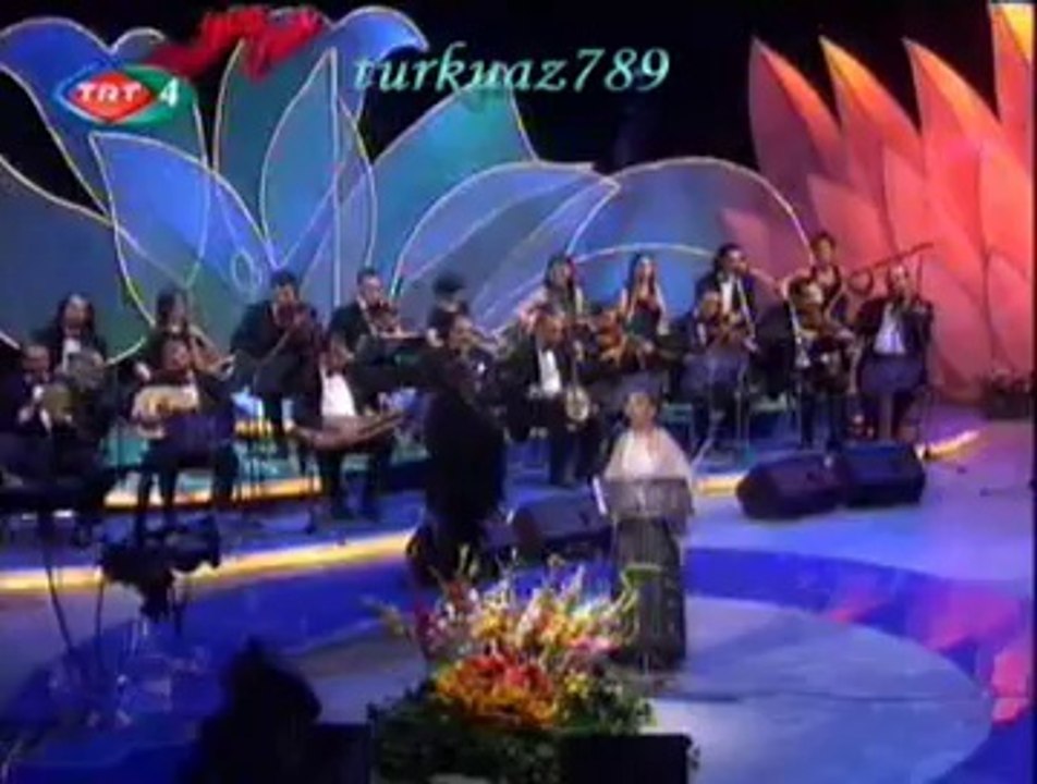 Esra (AKDOĞAN) İÇÖZ-Güle Sor Bülbüle Sor Hâlimi Hicrânımı Dinle