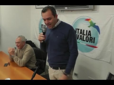Napoli - No al dissesto, De Magistris ad assemblea Idv (15.02.14)