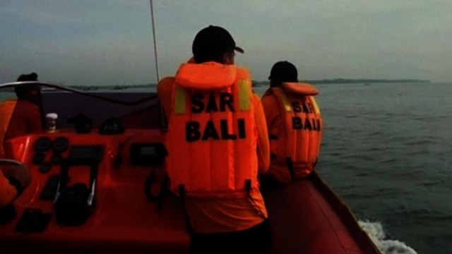 Search continues for missing Japanese divers