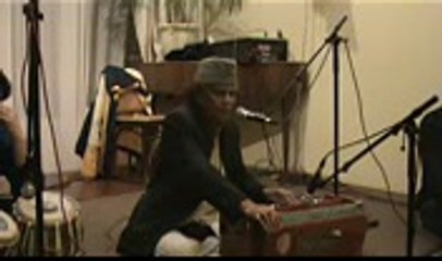 Ehsan Sehgal's beautiful Hamd recited by Mahmood Sabari__Dil meiN nehaN Allah Hoo.