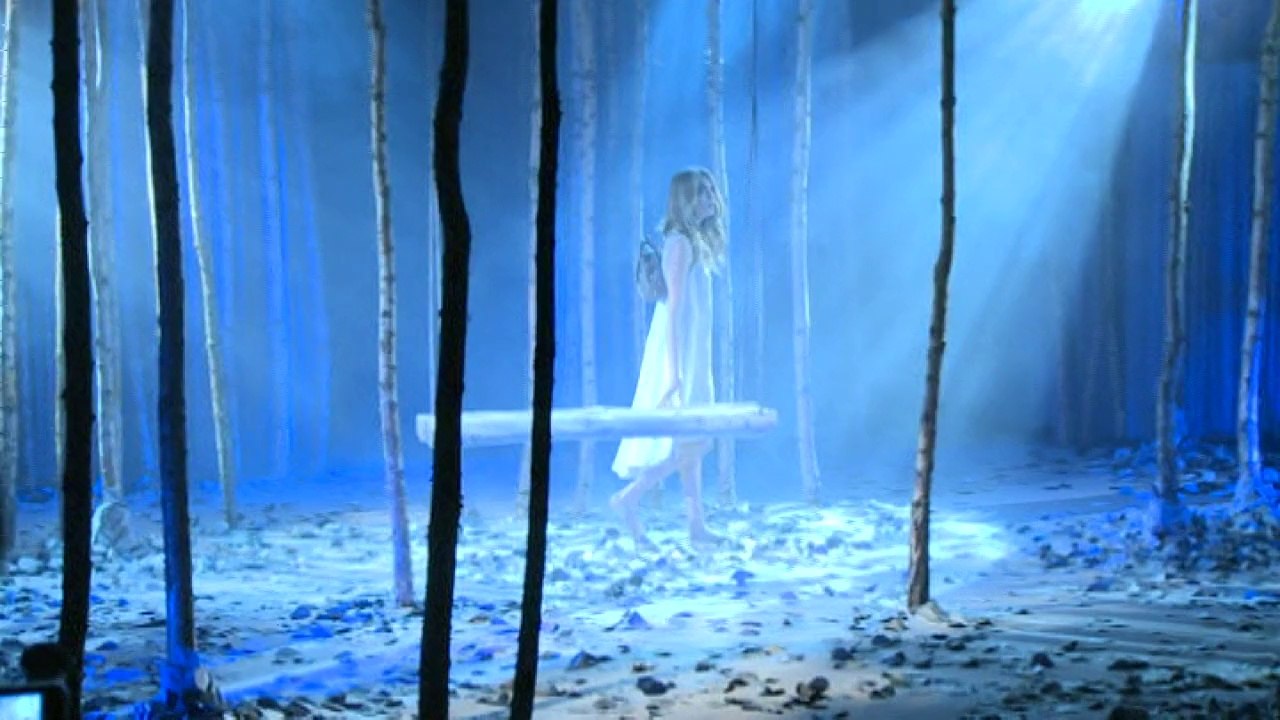 LFW: Cara Delevingne unveils three new Mulberry bags