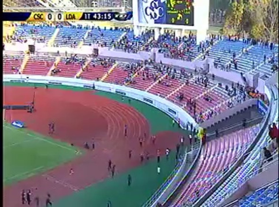 Vándalos de La 12 en el Estadio Nacional