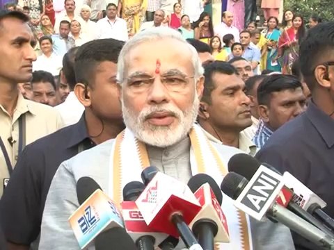 Shri Narendra Modi celebrates New Year in Panchdev Mahadev Temple