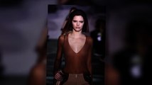 Kendall Jenner défile dans un top transparent
