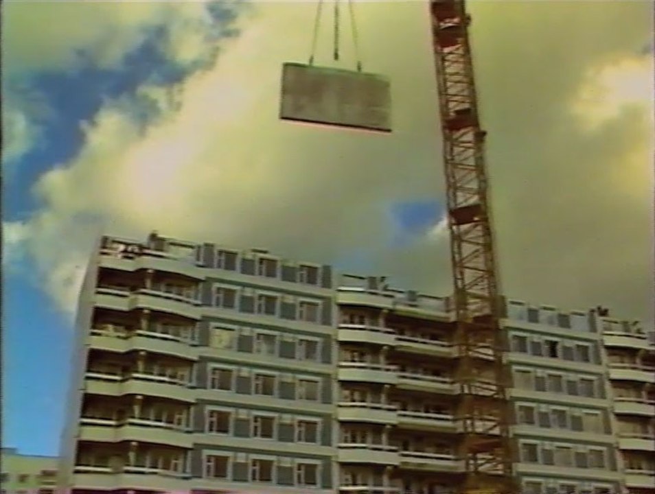 Le dégel à Moscou 1987 Réalisation : Jean-Marie Perthuis Production : Arsenal productions, Antenne 2